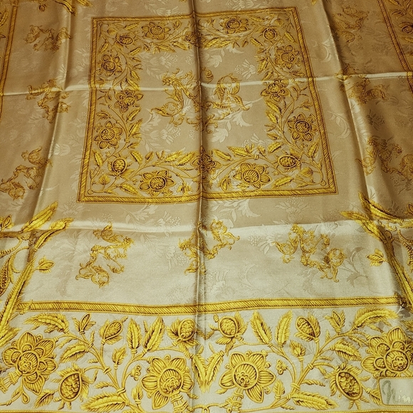 Nina Ricci Gold scarf ✨️ 💛 - Picture 12 of 14